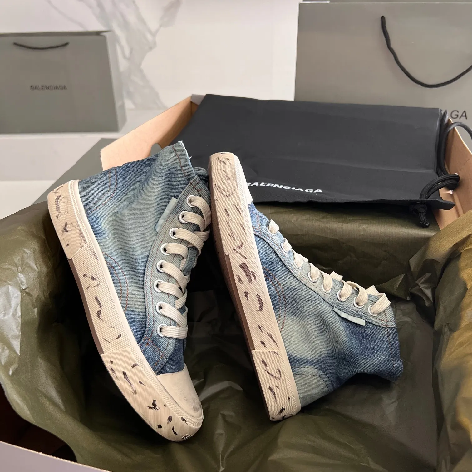 👟👟Ex-factory price 440👟👟 BALENCIAGA washed denim, washed and distressed, half drag, low top, with original packaging, code number: 35-44 (45 customized)